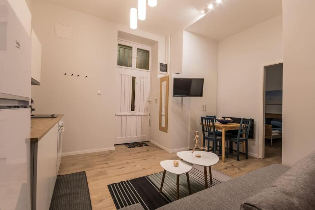A+ Budapest Central Dob Street Διαμέρισμα Εξωτερικό φωτογραφία