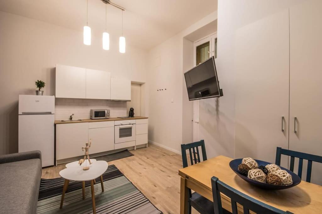 A+ Budapest Central Dob Street Διαμέρισμα Εξωτερικό φωτογραφία
